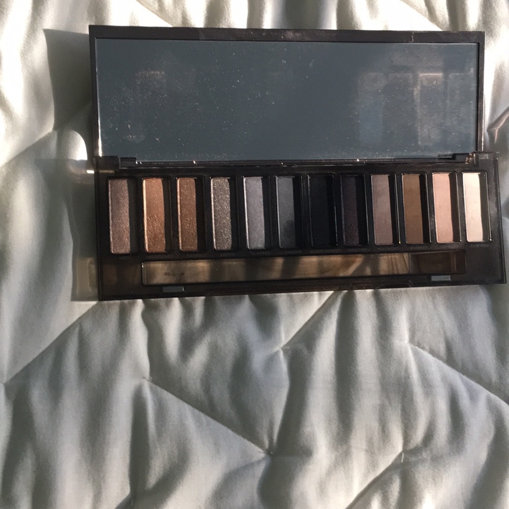 Naked Smoky palette